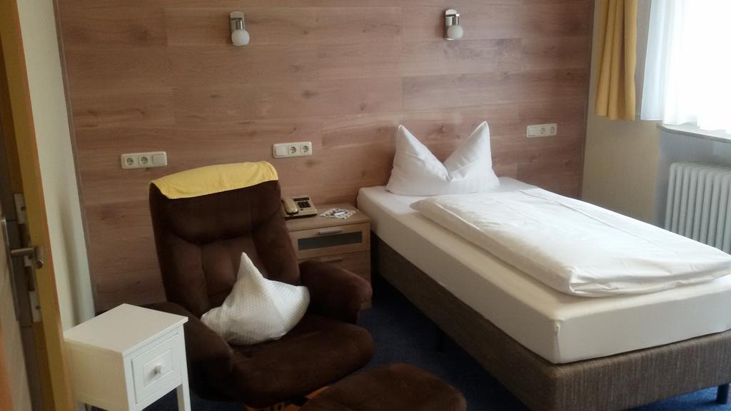 Hotel Weidenau باد اورب الغرفة الصورة